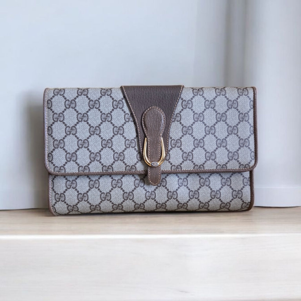Authentic Vintage Gucci GG leather flap cover crossbody bag